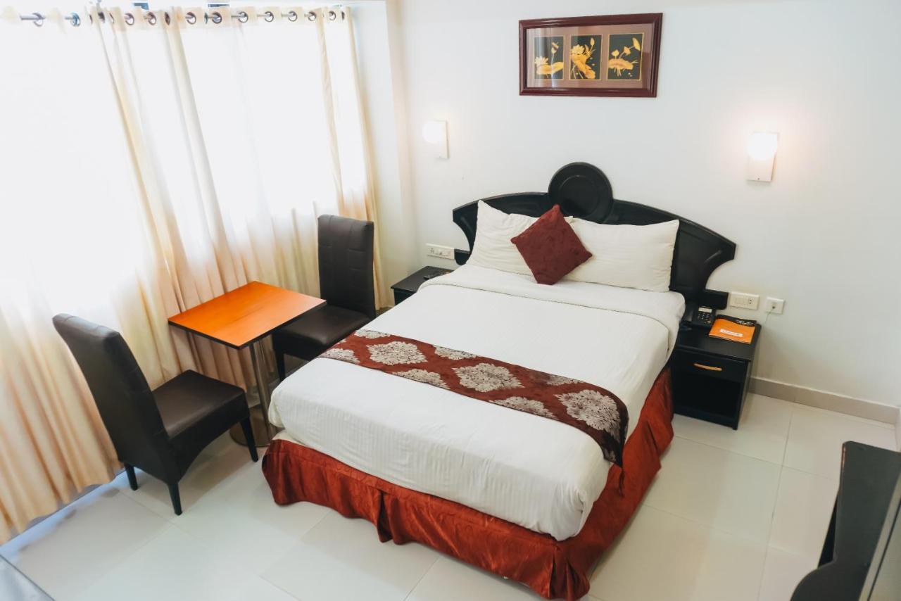 Chothys Park Hotel Thiruvananthapuram Exterior foto