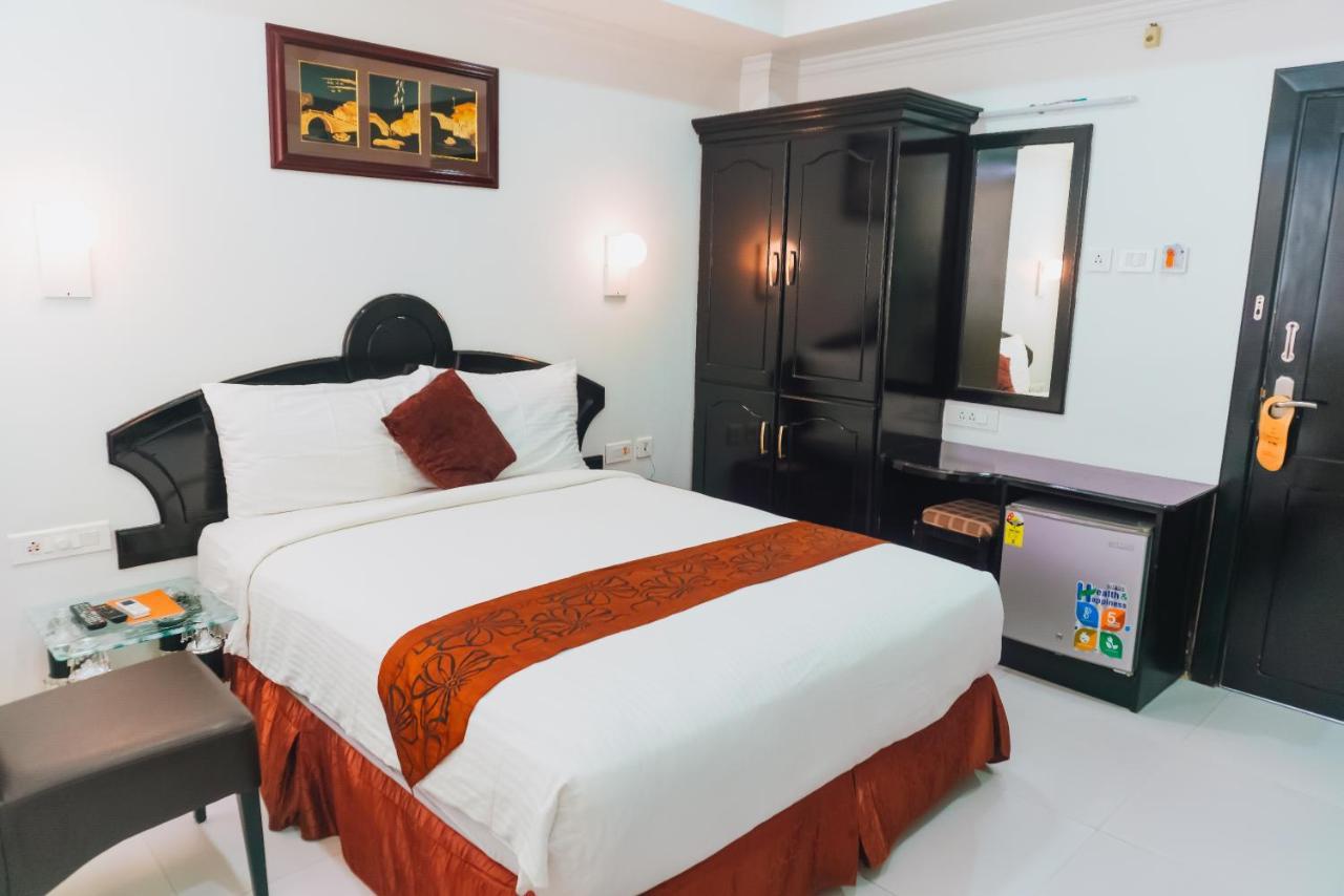 Chothys Park Hotel Thiruvananthapuram Exterior foto