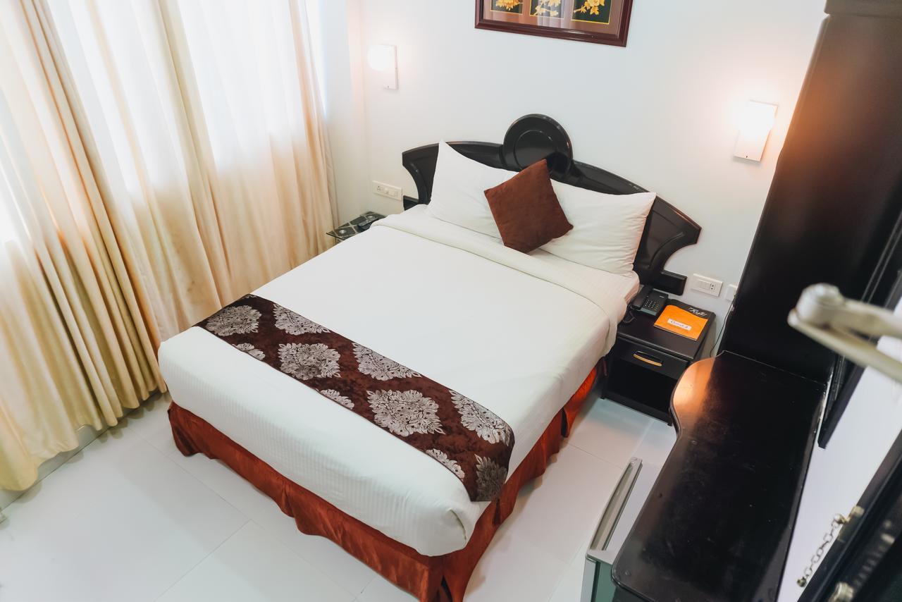 Chothys Park Hotel Thiruvananthapuram Exterior foto